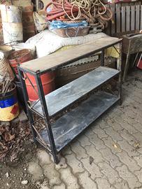 Portavasi in ferro e legno e vasca in cemento