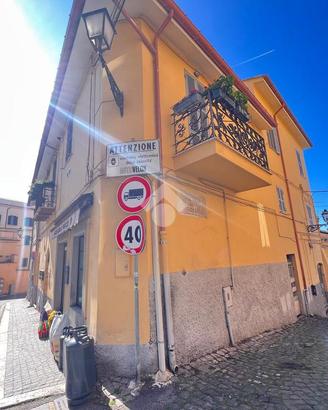 NEGOZIO A CASTEL GANDOLFO