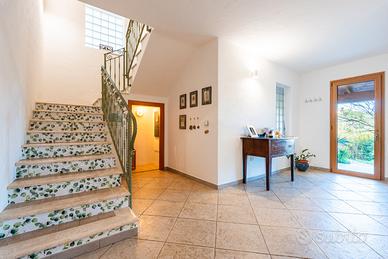 Elegante Villa immersa nella natura