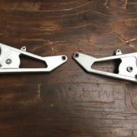 Coppia supporti pedane California 1100