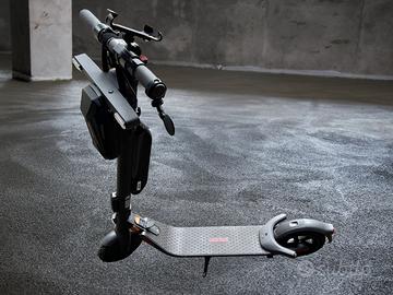 Segway E22E, pari al nuovo, con batteria esterna