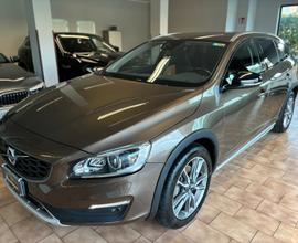 Volvo V60 Cross Country 2.4 D4 Business Plus AWD g