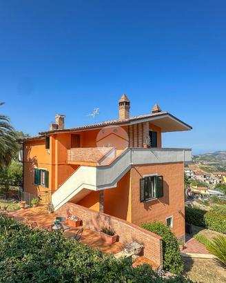 VILLA SINGOLA A TERAMO
