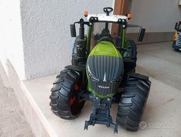Bruder FENDT1050 VARIO