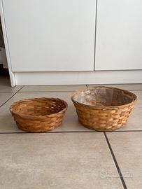 Due cestini in vimini