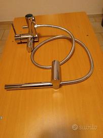 Rubinetto miscelatore per vasca da bagno