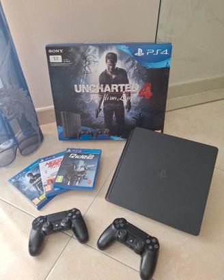 Bundle PS4 Slim 1TB + 2 Pad + 3 Giochi + Accessori