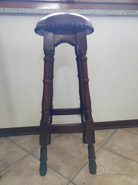 Sgabello in legno