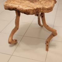 Tavolino sgabello in legno di ulivo