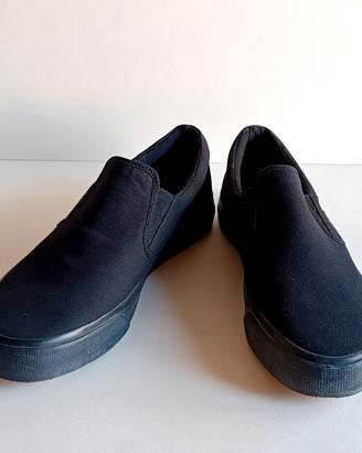 Scarpe "DC" n. 43 nuove