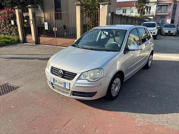 Volkswagen Polo 1.4/80CV 16V 5p. Sportline