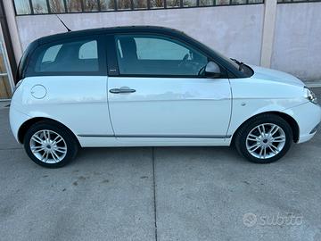 Lancia ypsilon UNYCA