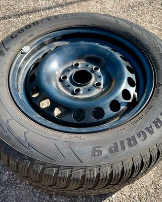 4 gomme invernali 195/65 R15 M+S con cerchi Golf 7