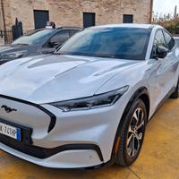 Ford Mustang Mach-E 4WD con 15mila KM