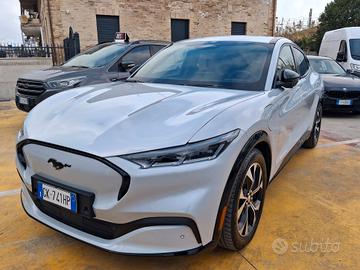Ford Mustang Mach-E 4WD con 15mila KM