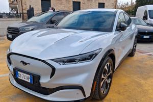 Ford Mustang Mach-E 4WD con 15mila KM