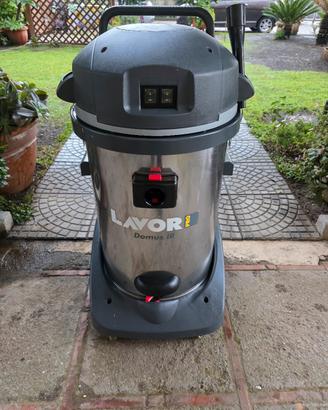 Aspirapolvere e liquidi industriale doppio motore.