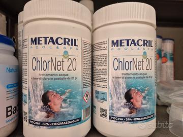 Trattamento cloro per piscina 