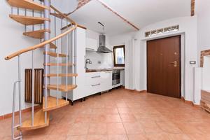 CASA SEMINDIPENDENTE A REANO