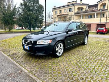 VOLVO V50 1.6 D2 R-Design