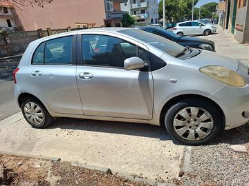 Yaris 1.3, 2008 5p, per meccanici o ricambi