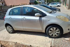 Yaris 1.3, 2008 5p, per meccanici o ricambi