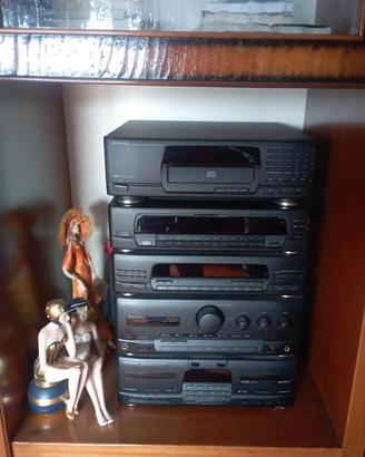 Stereo  completo di lettore per dischi in vinile