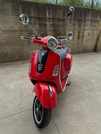 Vespa Piaggio GTS Super 125