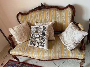 divanetto  e madia