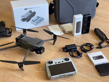 DJI Mavic 3 Classic + DJI RC + accessori originali
