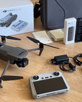 DJI Mavic 3 Classic + DJI RC + accessori originali