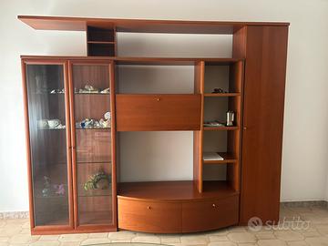 Parete attrezzata in legno