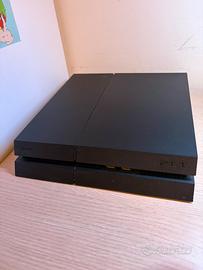 PlayStation 4 - Con giochi e controller