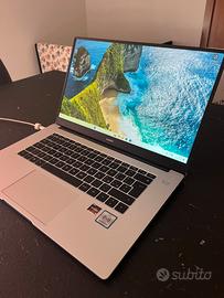 Huawei MateBook D 15 - Ryzen 5 - 8 GB RAM - SSD