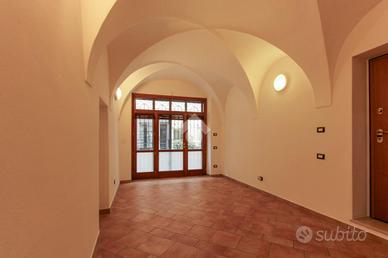 2 LOCALI A SALÒ