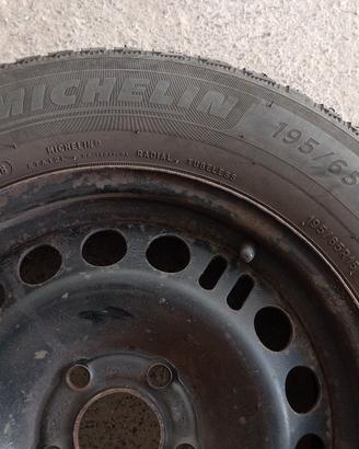 4 Cerchi e gomme invernali Opel Astra h