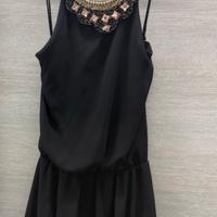 Top lungo nero  che si allaccia al collo