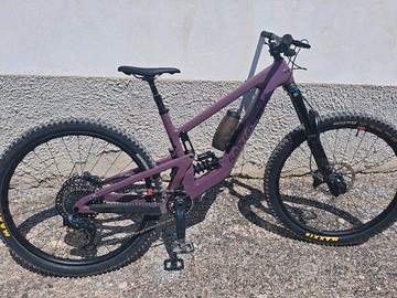 Santa Cruz Megatower Carbon
