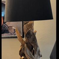 Lampada in legno teak