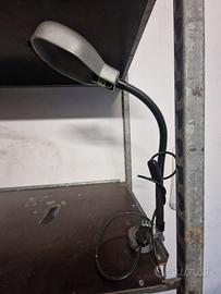 Lampada da tavolo industriale 