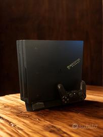 PS4 Pro completa con accessori inclusi