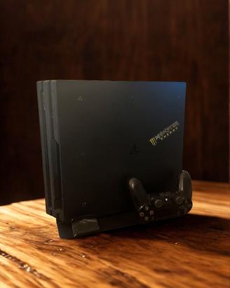PS4 Pro completa con accessori inclusi