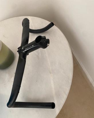 Manubrio carbonio piu attacco