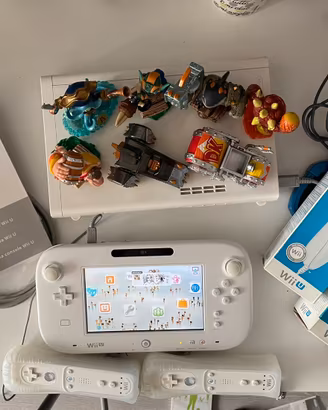Wii U 8GB + GamePad + 2 Nunchuk Nuovi + 7 Giochi