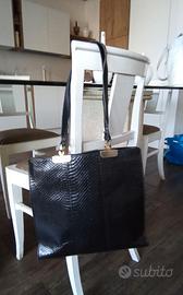 Borsa grande in pitone colore nero