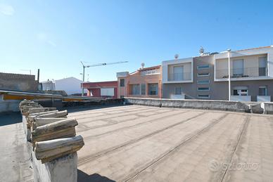 Indipedente da ristrutturare con garage e terrazza