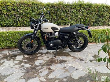 Triumph street scrambler 900
