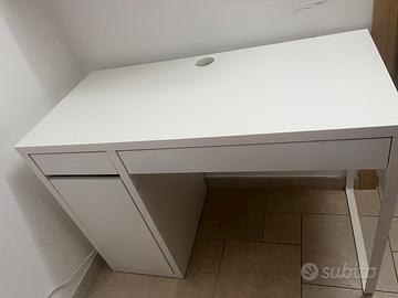 Scrivania Ikea Hemnes bianca - Arredamento e Casalinghi In vendita a Roma