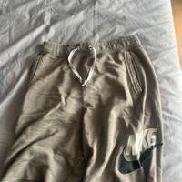 Pantaloncino nike in ottime condizini