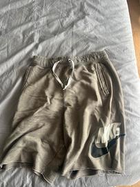 Pantaloncino nike in ottime condizini